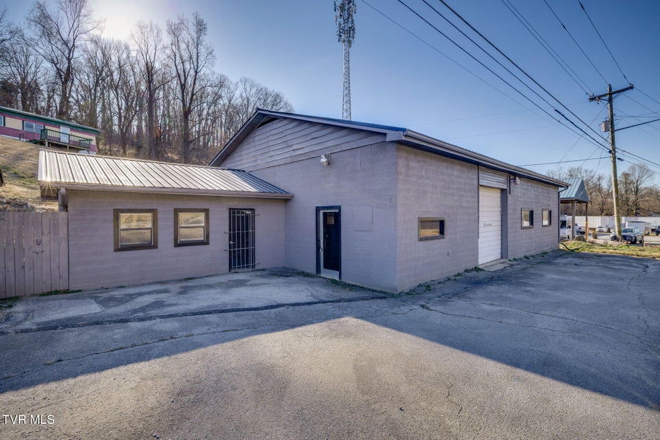 Photo #5: 901 Watauga Road