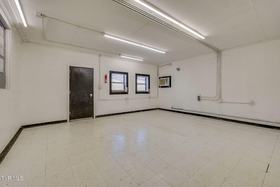 Photo #8: 901 Watauga Road