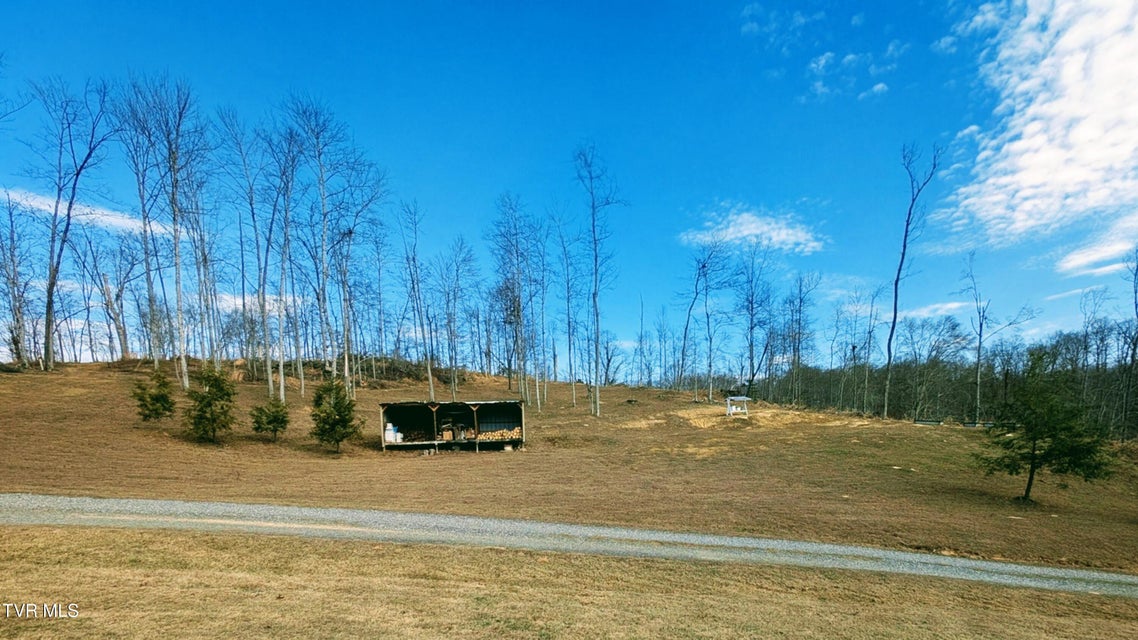 Photo #13: 348 Lakewood Drive