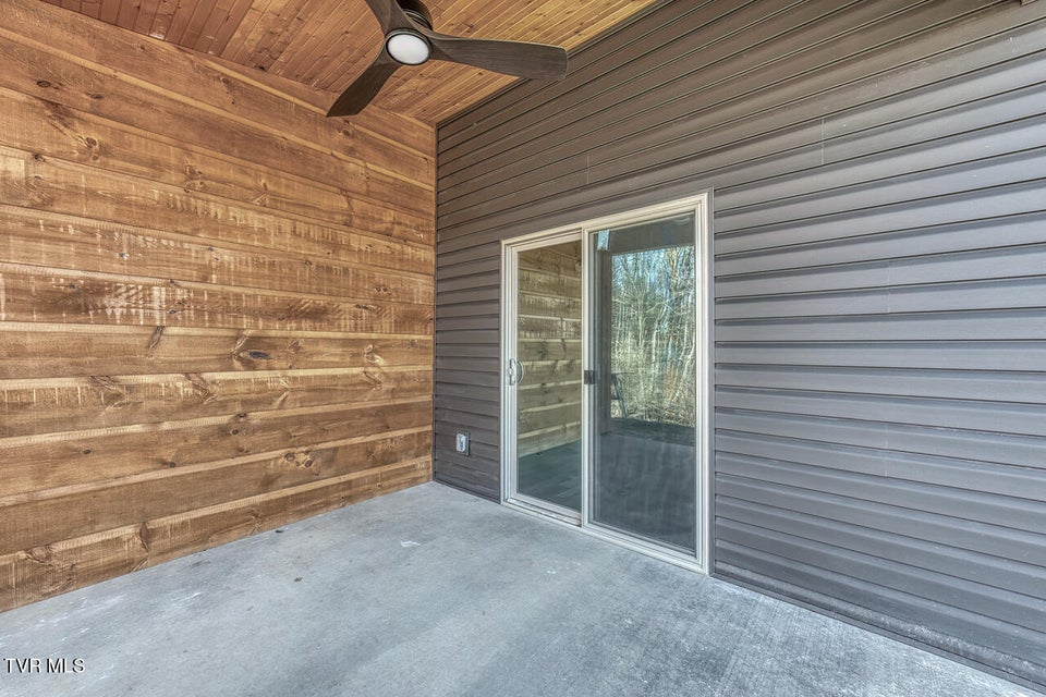 Photo #32: 1091 Traders Walk