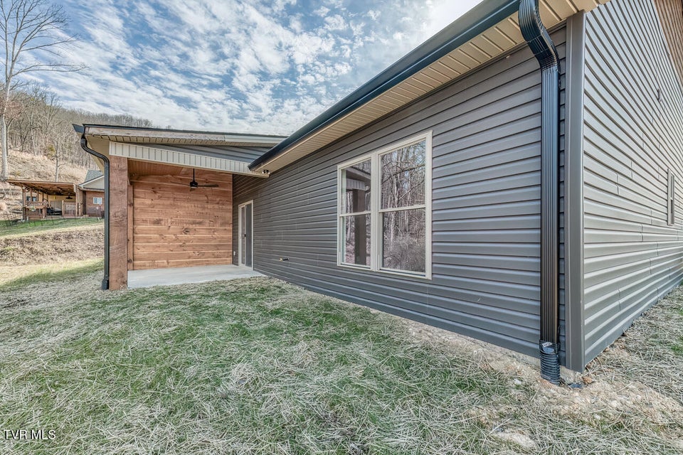 Photo #34: 1091 Traders Walk