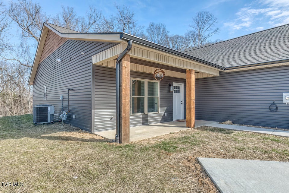 Photo #35: 1091 Traders Walk