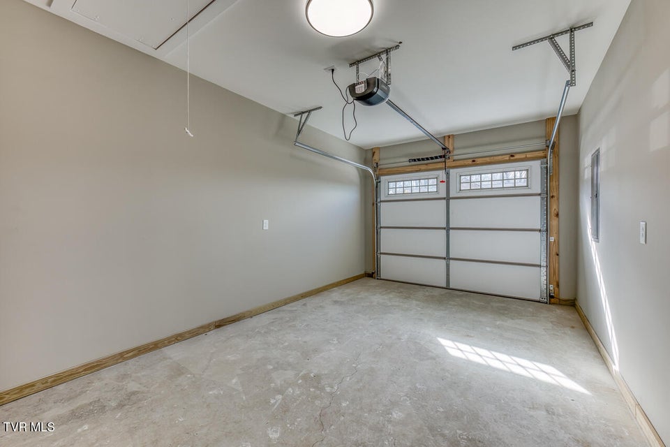 Photo #23: 1091 Traders Walk