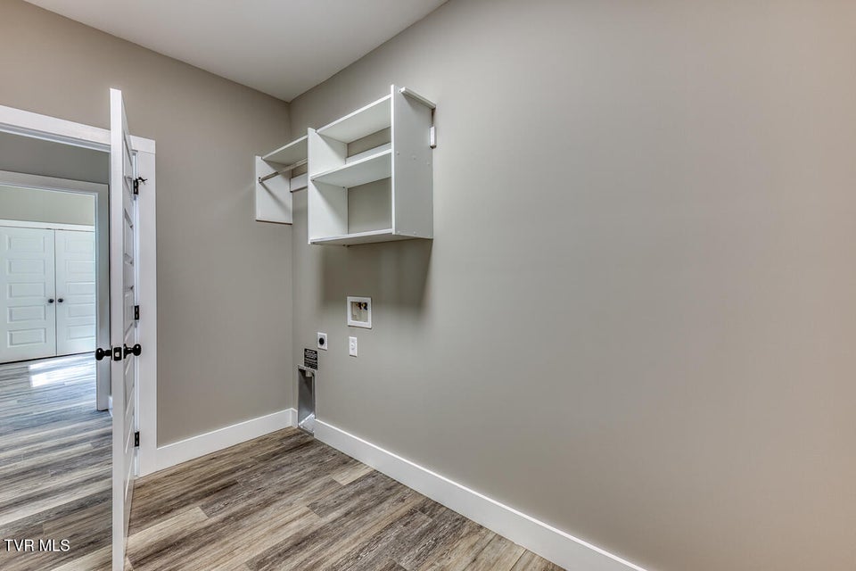 Photo #29: 1091 Traders Walk