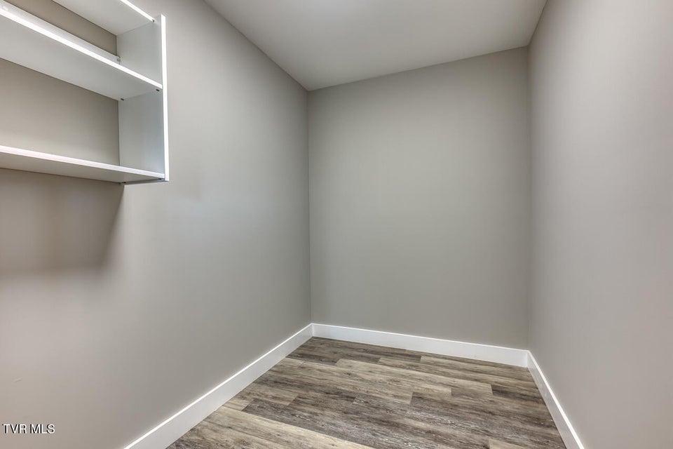 Photo #30: 1091 Traders Walk