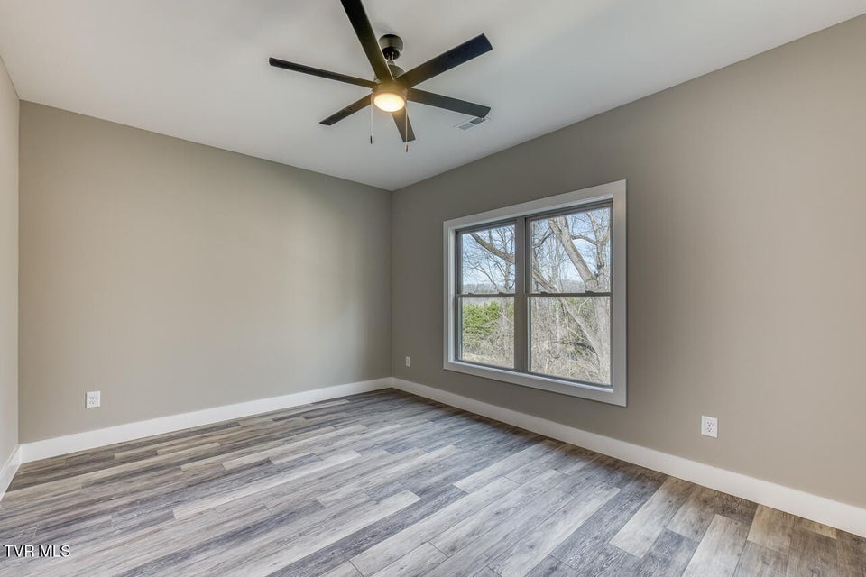 Photo #18: 1091 Traders Walk