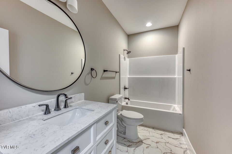 Photo #25: 1091 Traders Walk