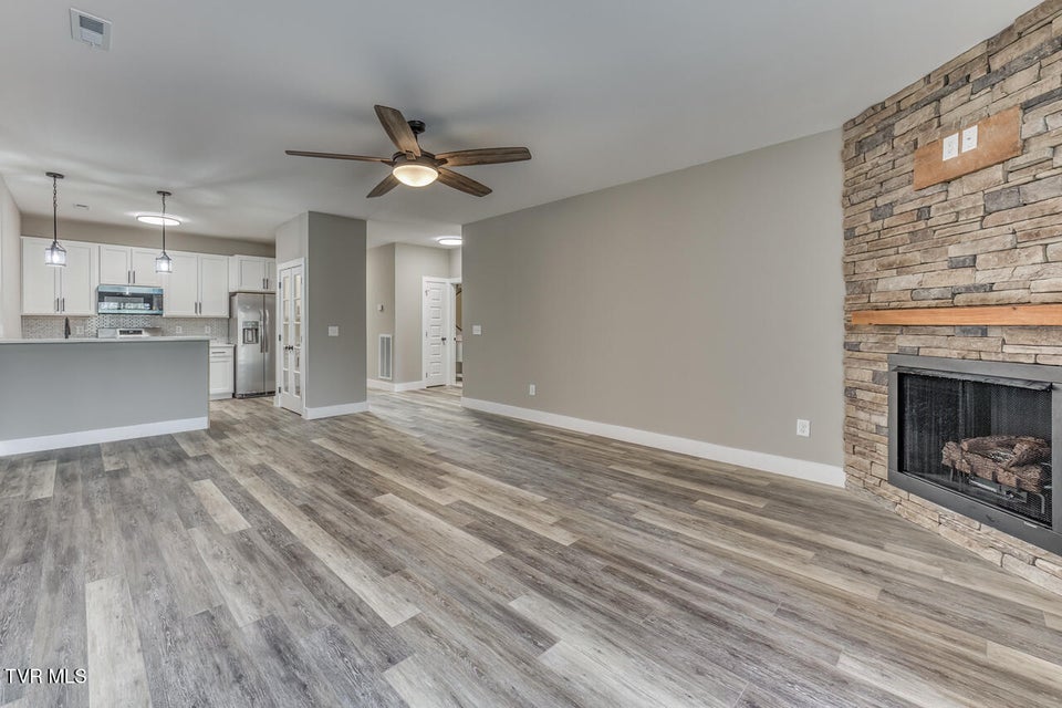 Photo #8: 1091 Traders Walk