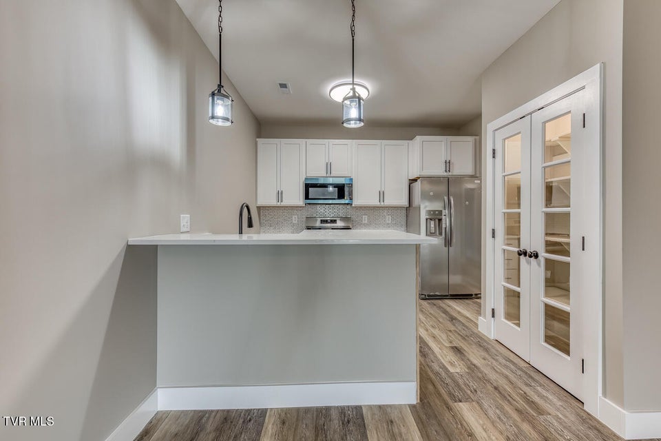 Photo #11: 1091 Traders Walk