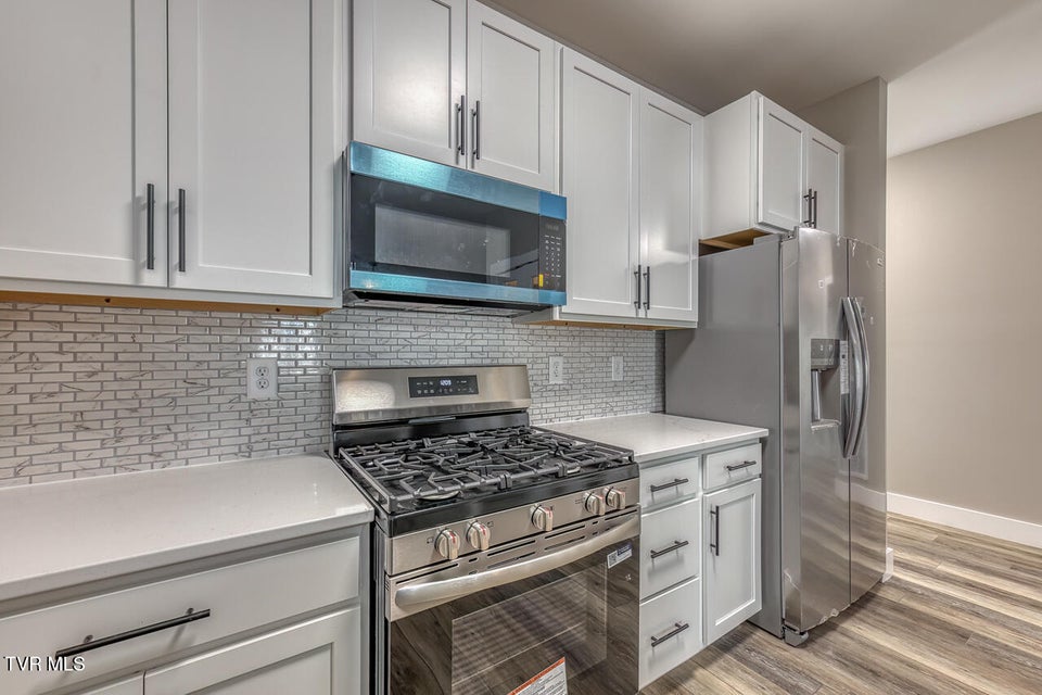 Photo #14: 1091 Traders Walk