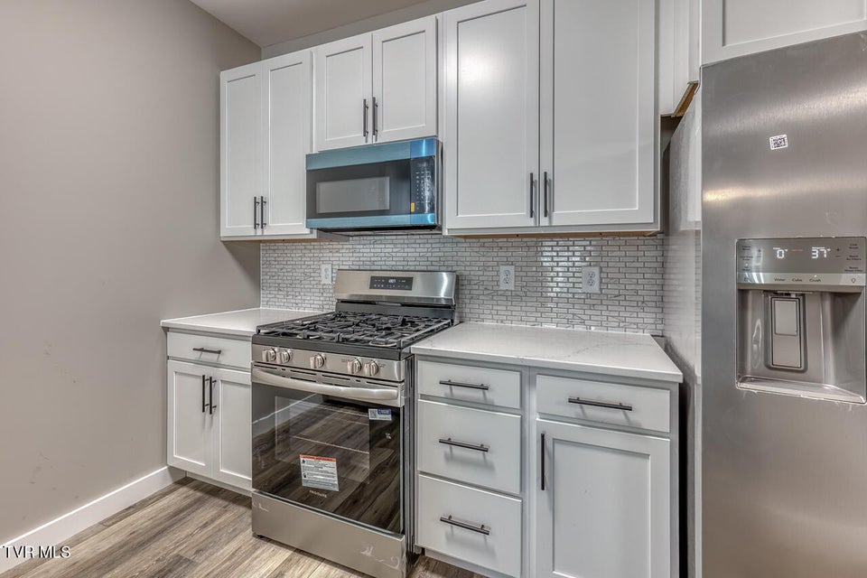 Photo #15: 1091 Traders Walk