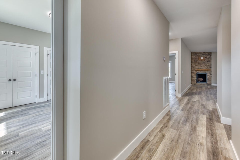 Photo #5: 1091 Traders Walk