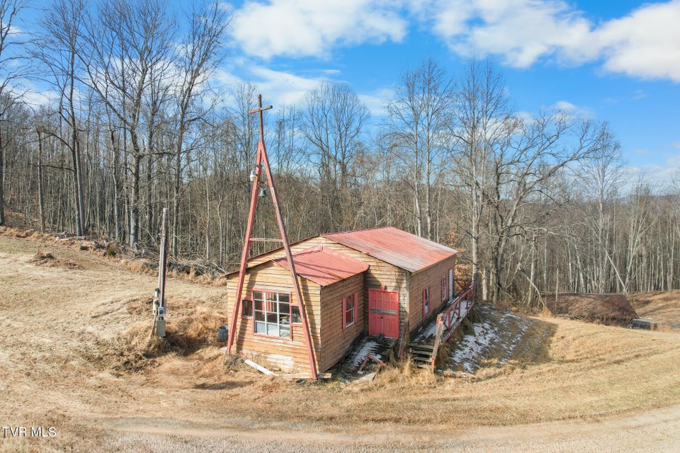 Photo #51: 1965 Carterton Road