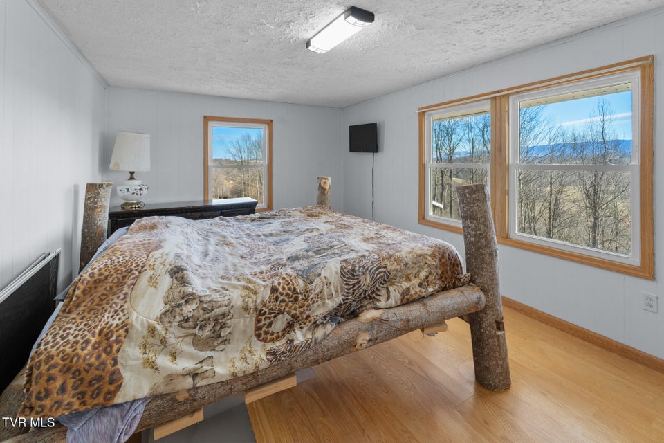 Photo #35: 1965 Carterton Road