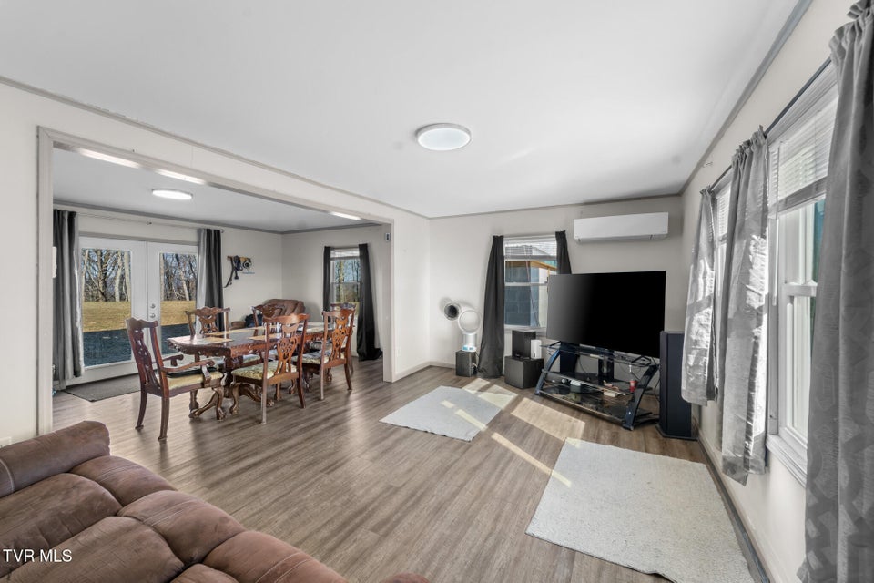 Photo #16: 1965 Carterton Road