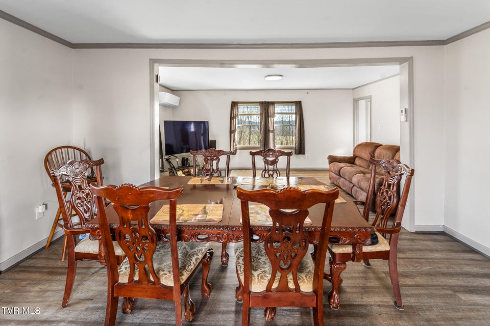 Photo #12: 1965 Carterton Road