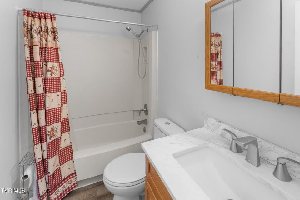 Photo #18: 1965 Carterton Road