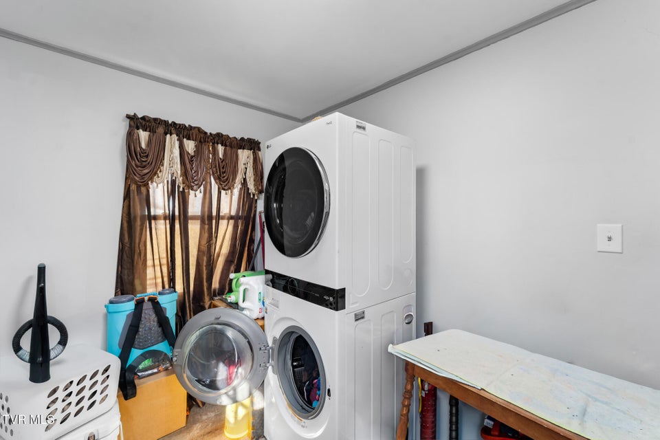 Photo #28: 1965 Carterton Road