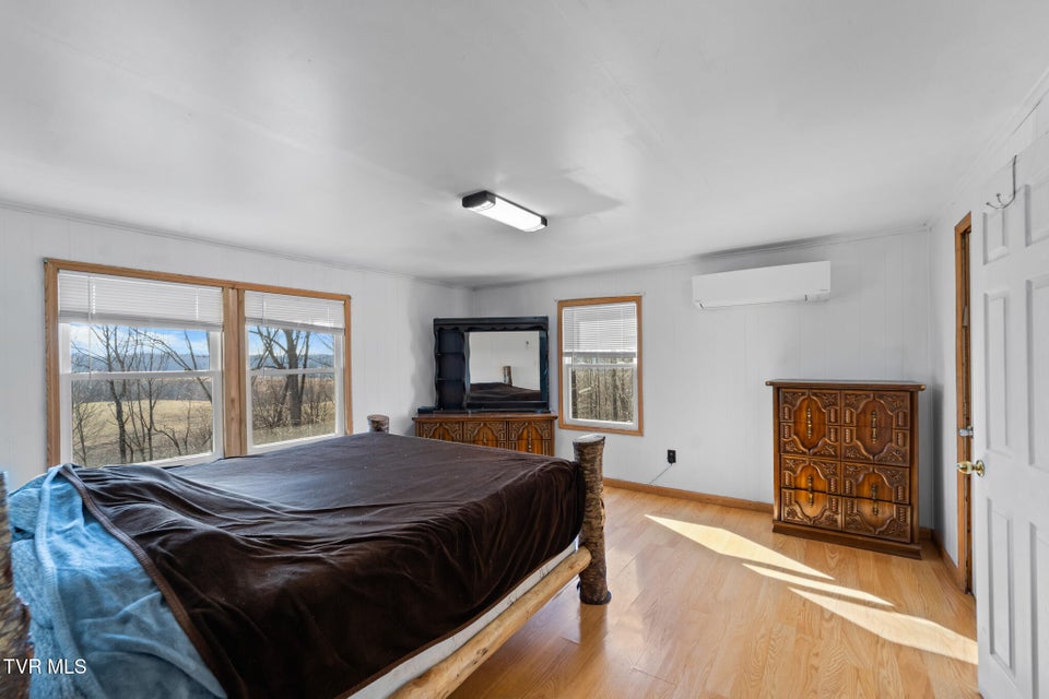 Photo #20: 1965 Carterton Road