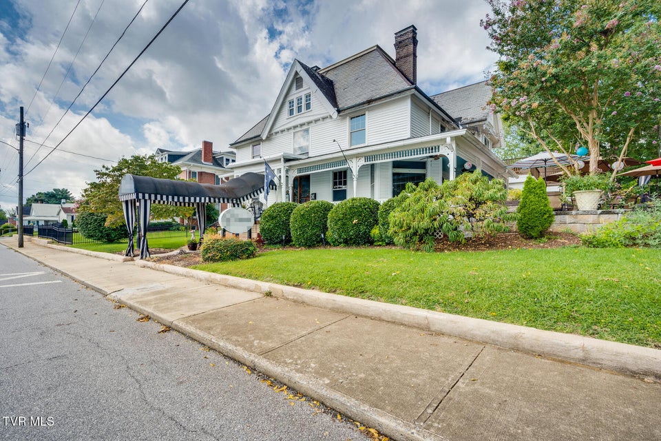 Photo #2: 412 6th Street