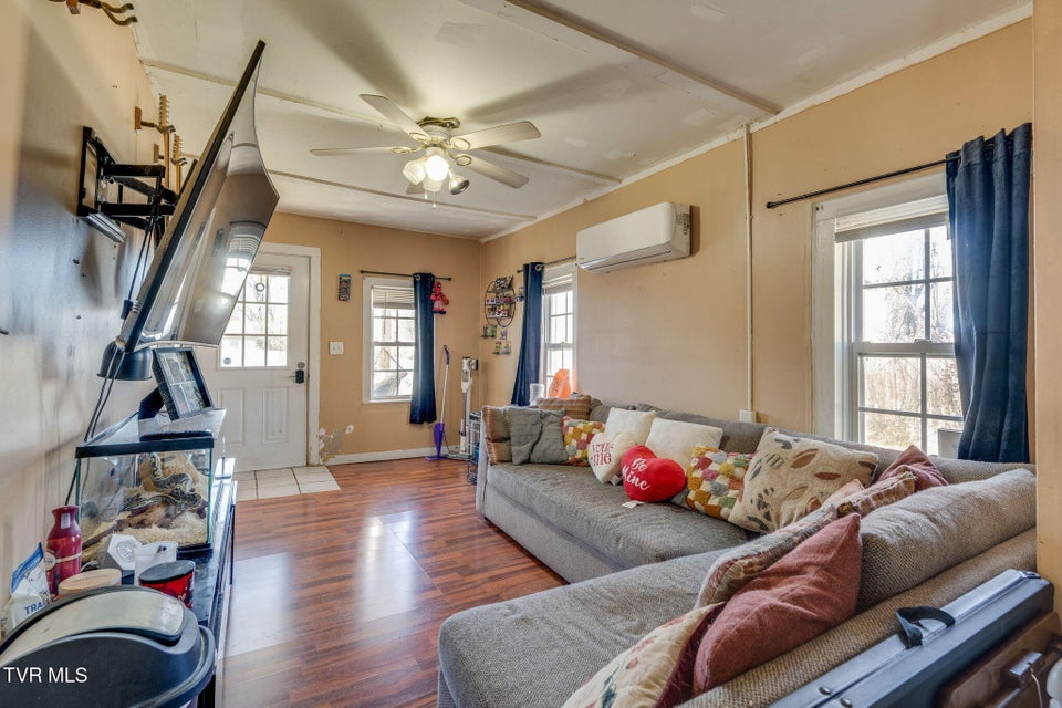 Photo #8: 508 Roan Street