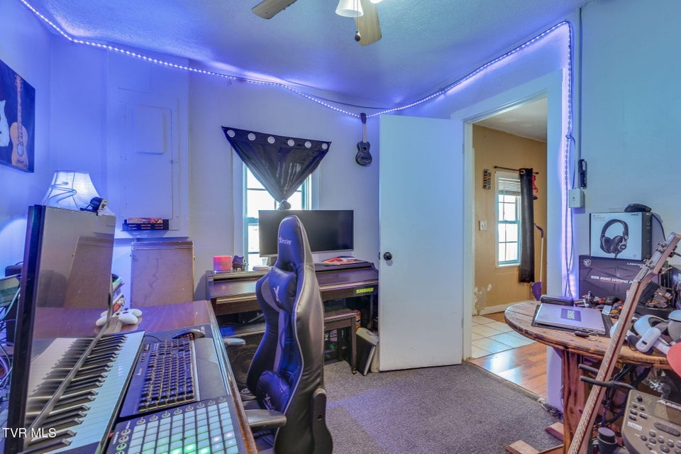 Photo #10: 508 Roan Street