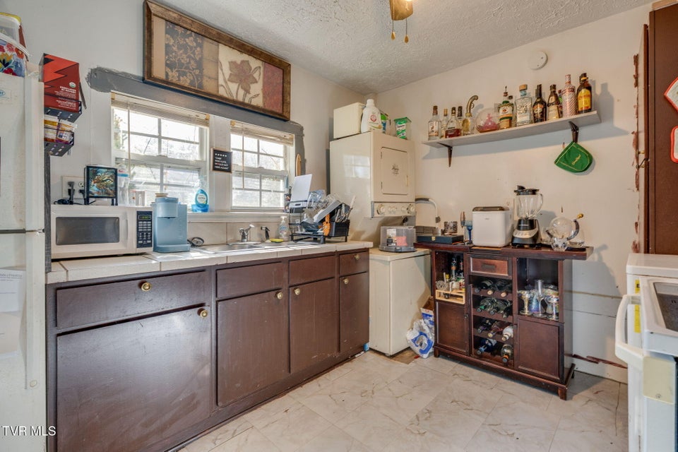 Photo #12: 508 Roan Street