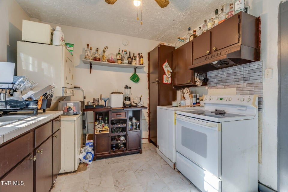 Photo #13: 508 Roan Street