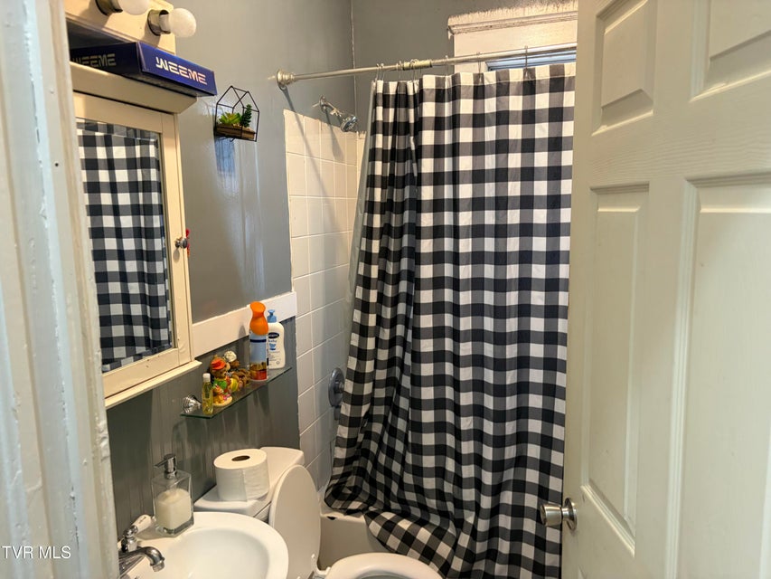 Photo #7: 306 Highland Avenue