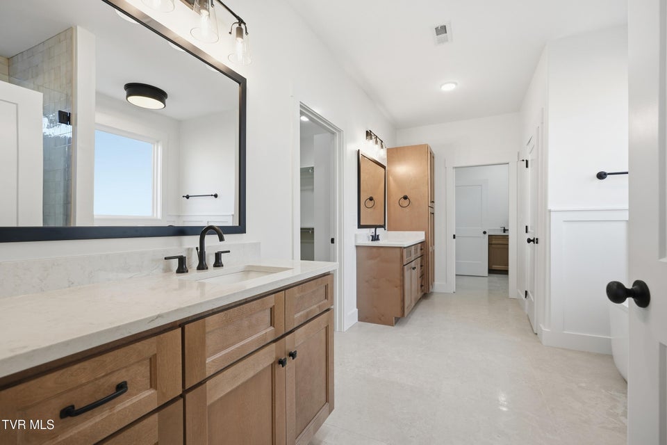 Photo #18: 24 Glaze Farm Way