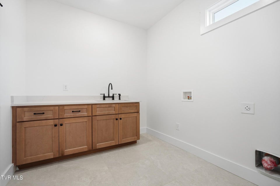 Photo #22: 24 Glaze Farm Way