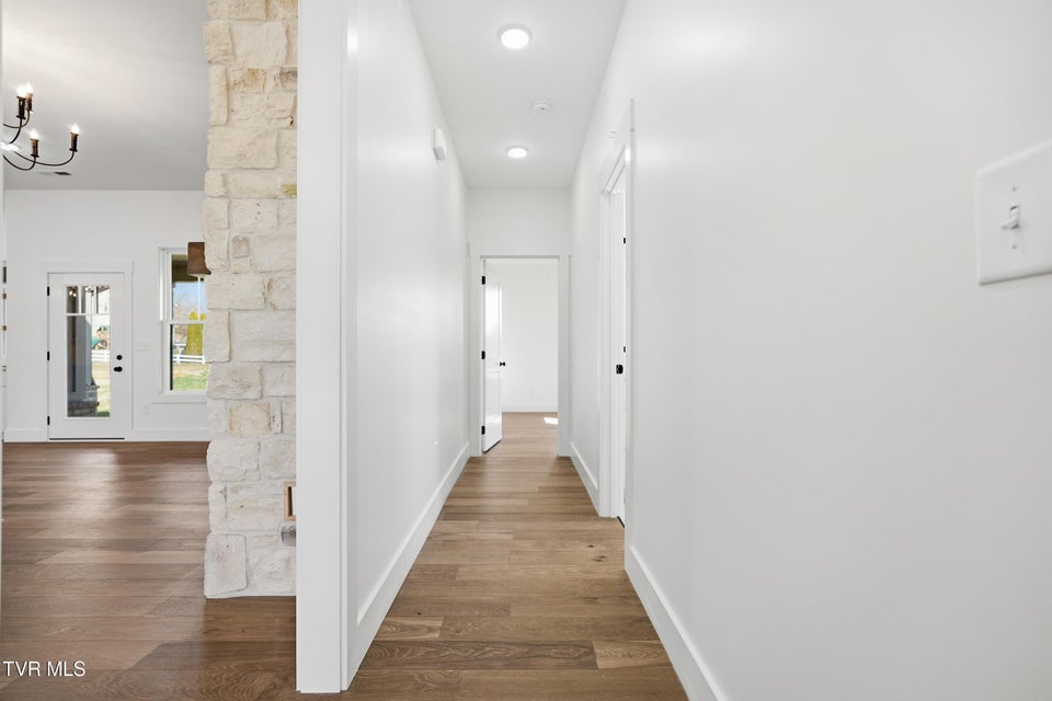 Photo #23: 24 Glaze Farm Way