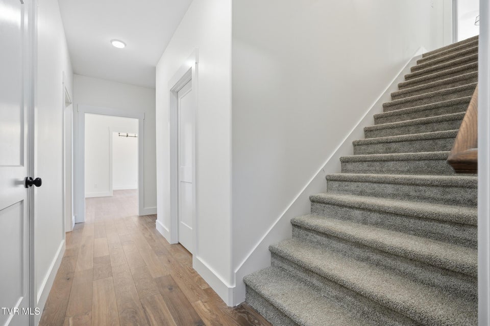 Photo #30: 24 Glaze Farm Way