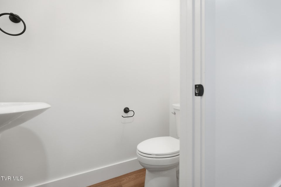 Photo #35: 24 Glaze Farm Way