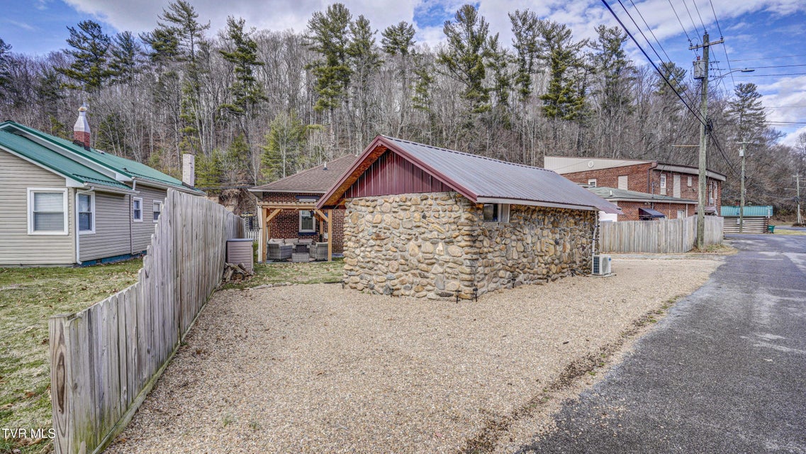 Photo #8: 524 Carolina Avenue