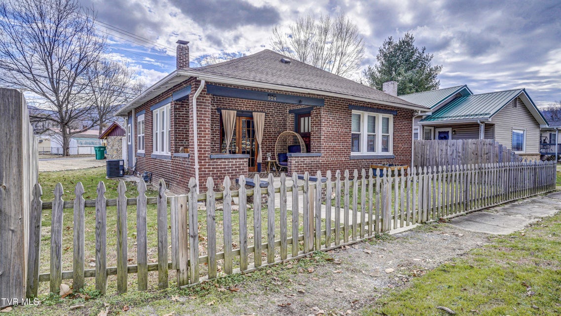 Photo #4: 524 Carolina Avenue