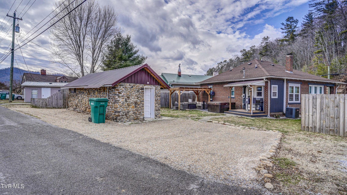 Photo #9: 524 Carolina Avenue