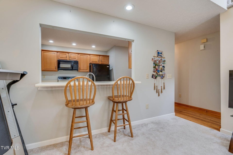 Photo #13: 780 Hamilton Road 