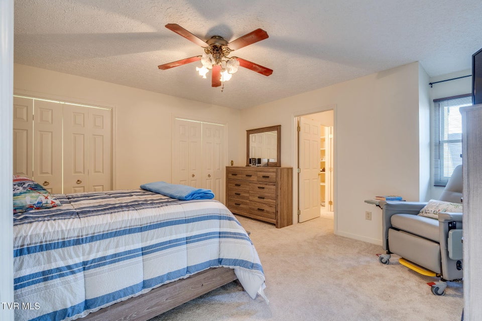 Photo #17: 780 Hamilton Road 