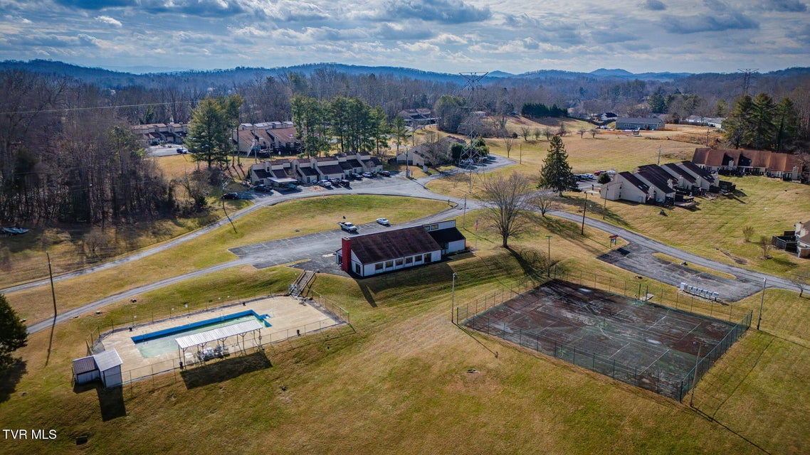 Photo #26: 780 Hamilton Road 