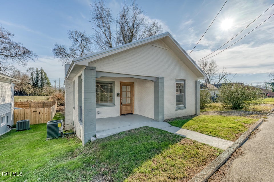 Photo #2: 319 Chilhowie Avenue