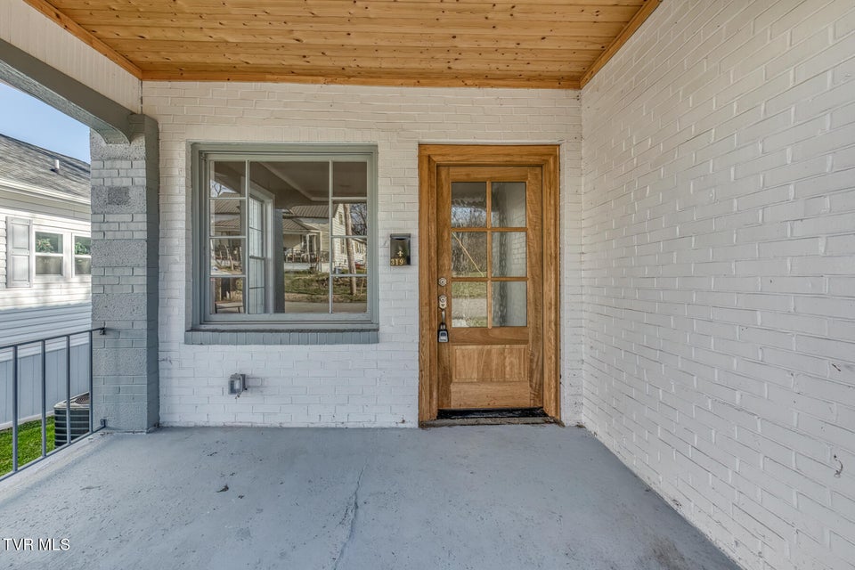 Photo #4: 319 Chilhowie Avenue