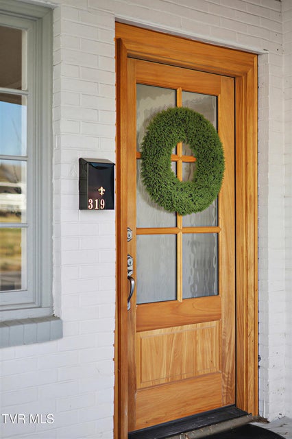 Photo #5: 319 Chilhowie Avenue