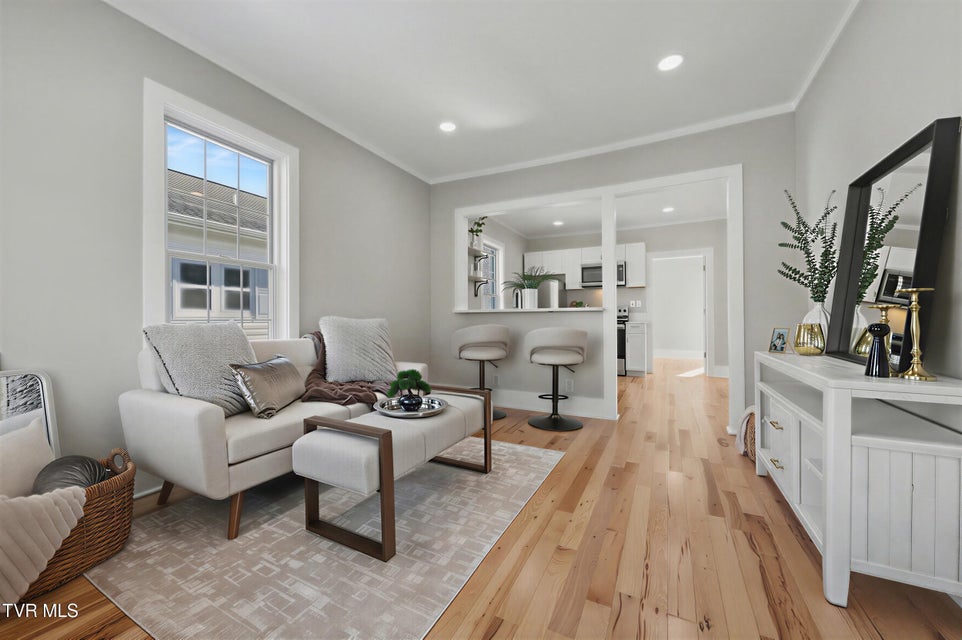 Photo #8: 319 Chilhowie Avenue