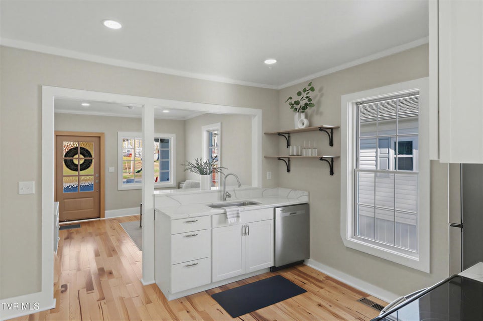 Photo #19: 319 Chilhowie Avenue