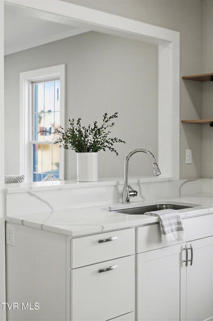 Photo #22: 319 Chilhowie Avenue