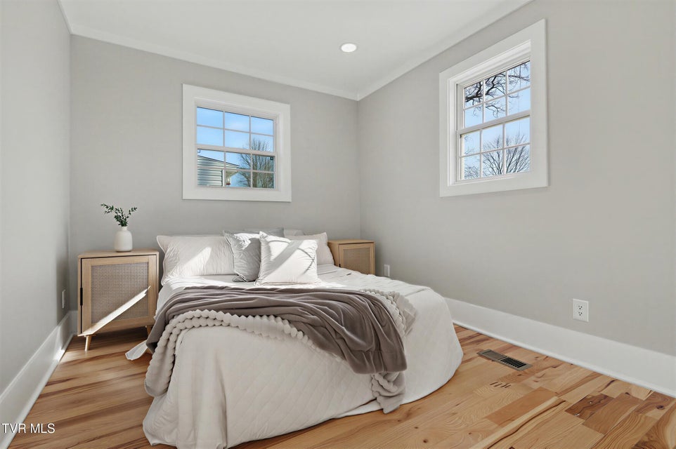 Photo #25: 319 Chilhowie Avenue