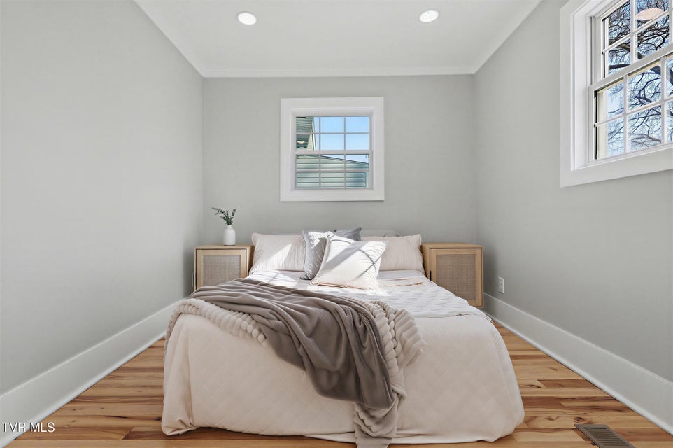 Photo #27: 319 Chilhowie Avenue