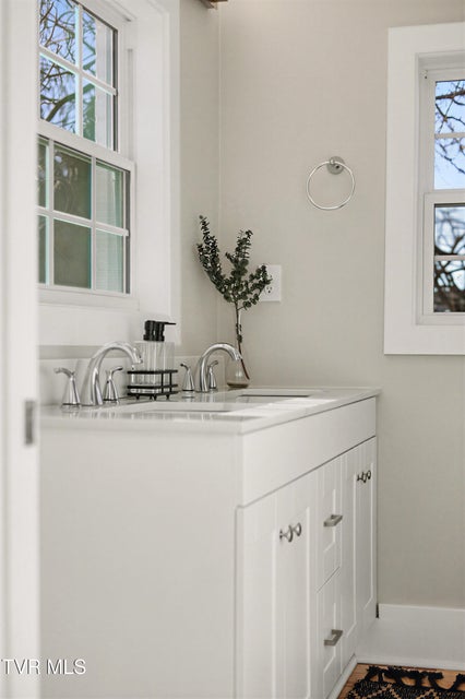 Photo #29: 319 Chilhowie Avenue