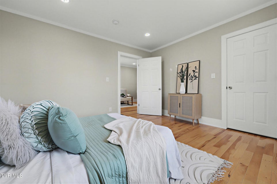 Photo #36: 319 Chilhowie Avenue